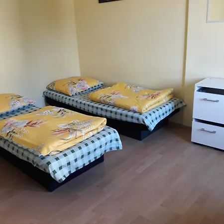 Macedonia * ורשה